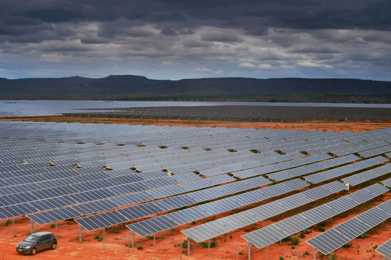 Conheça a maior usina de energia solar da América Latina, em Pirapora.